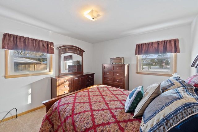 5923 Sunny LANE, Grafton, WI 53024