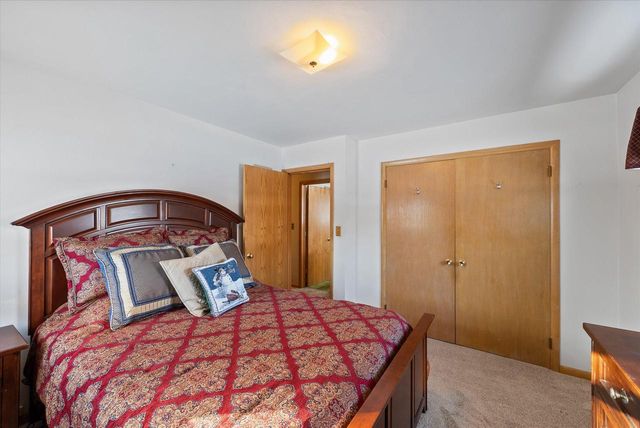 5923 Sunny LANE, Grafton, WI 53024