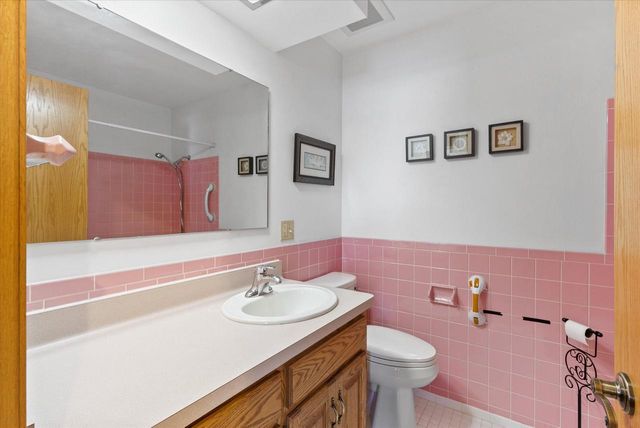 5923 Sunny LANE, Grafton, WI 53024