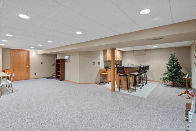 5923 Sunny LANE, Grafton, WI 53024