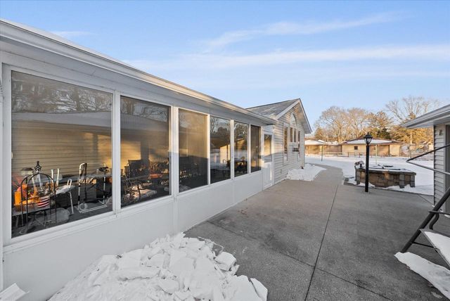 5923 Sunny LANE, Grafton, WI 53024