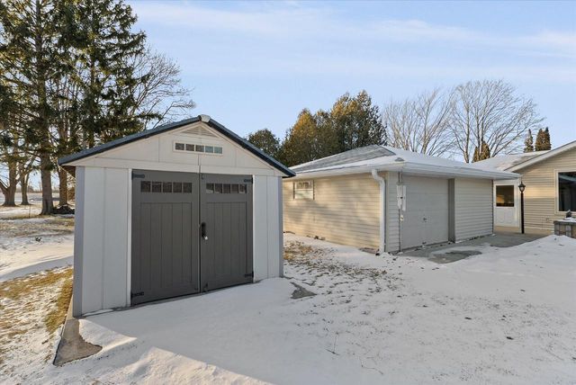 5923 Sunny LANE, Grafton, WI 53024
