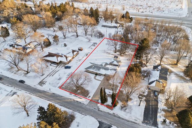 5923 Sunny LANE, Grafton, WI 53024