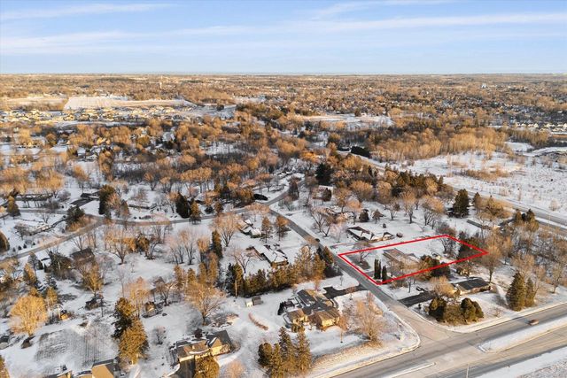 5923 Sunny LANE, Grafton, WI 53024