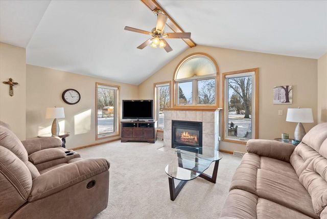 5923 Sunny LANE, Grafton, WI 53024