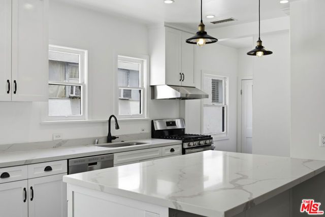 920 N Genesee Avenue, West Hollywood, CA 90046
