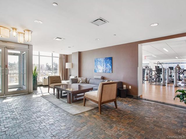 40-22 College Point Boulevard 12Q, Flushing, NY 11354