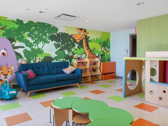 40-22 College Point Boulevard 12Q, Flushing, NY 11354