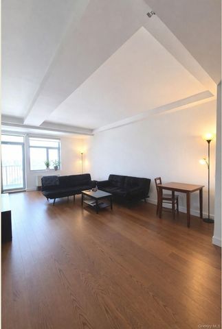 40-22 College Point Boulevard 12Q, Flushing, NY 11354