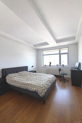 40-22 College Point Boulevard 12Q, Flushing, NY 11354
