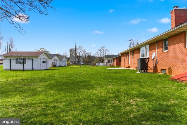 757 MONTMORENCY DR, Bunker Hill, WV 25413