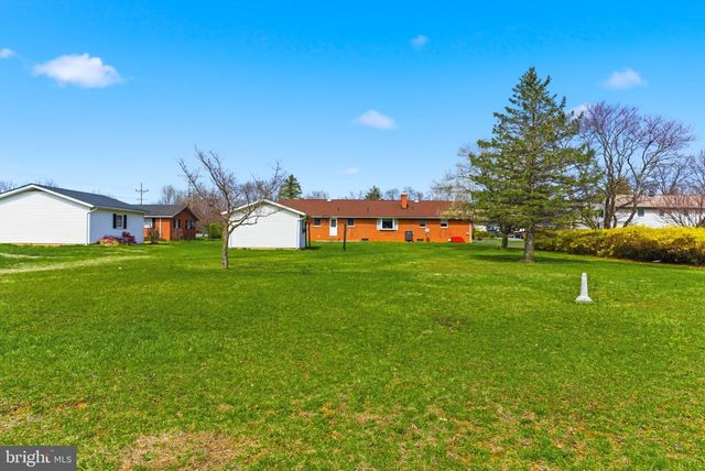 757 MONTMORENCY DR, Bunker Hill, WV 25413