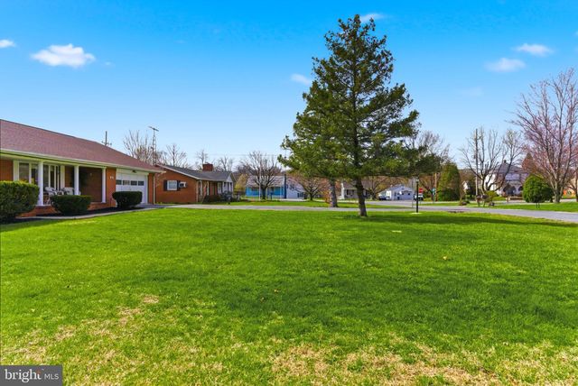 757 MONTMORENCY DR, Bunker Hill, WV 25413