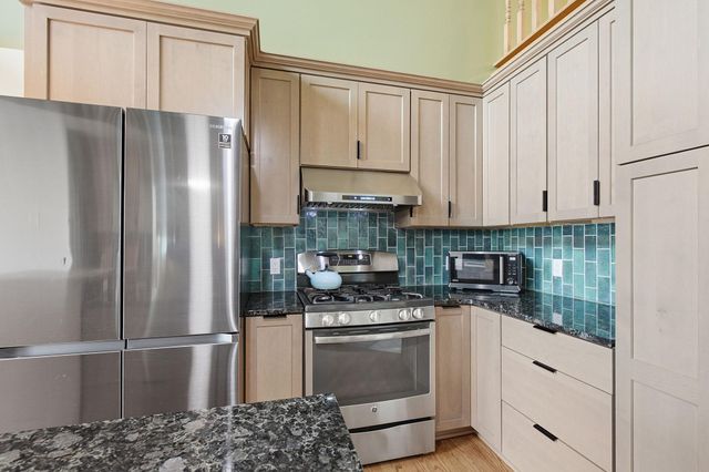20933 Jamestown Avenue, Lakeville, MN 55044