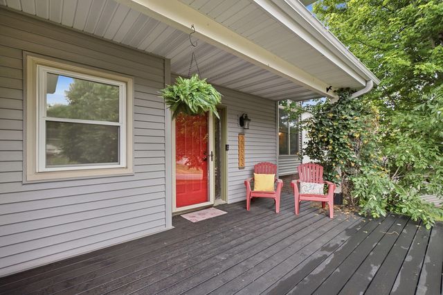 20933 Jamestown Avenue, Lakeville, MN 55044