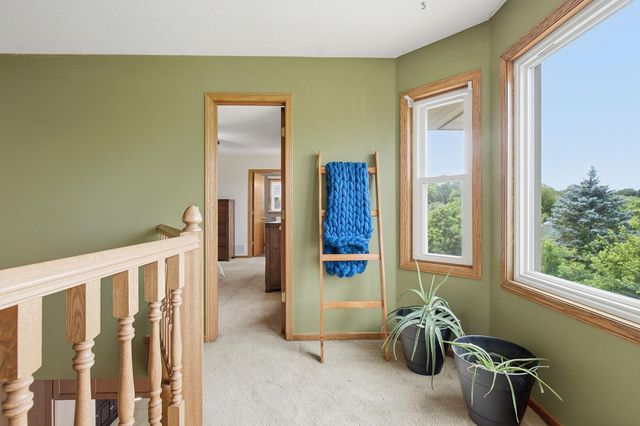 20933 Jamestown Avenue, Lakeville, MN 55044