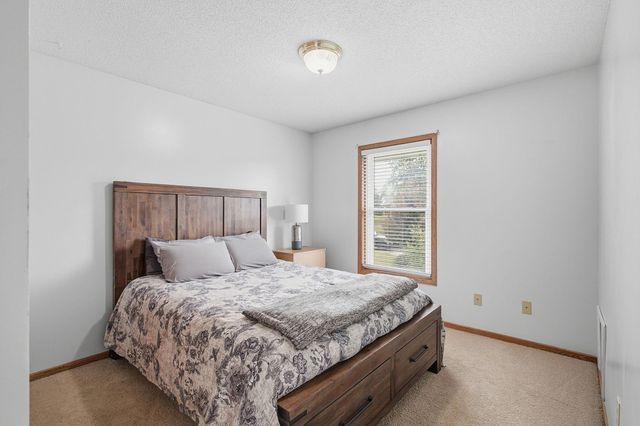 20933 Jamestown Avenue, Lakeville, MN 55044