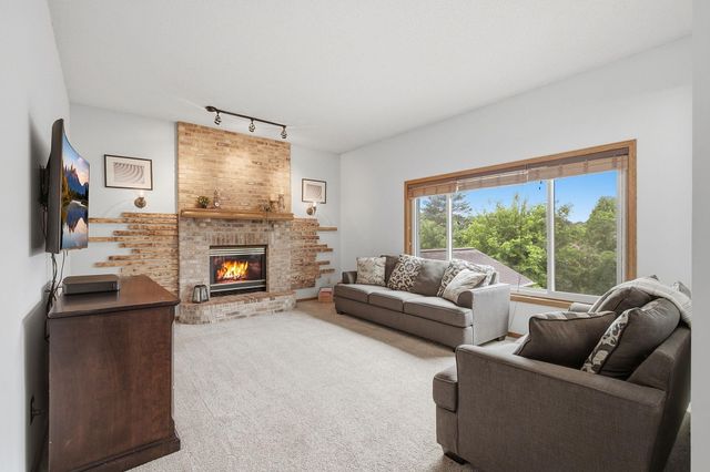 20933 Jamestown Avenue, Lakeville, MN 55044