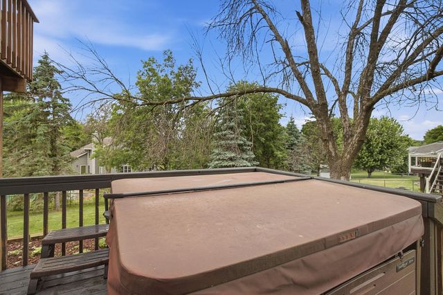 20933 Jamestown Avenue, Lakeville, MN 55044