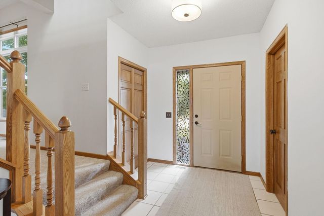 20933 Jamestown Avenue, Lakeville, MN 55044
