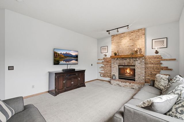 20933 Jamestown Avenue, Lakeville, MN 55044