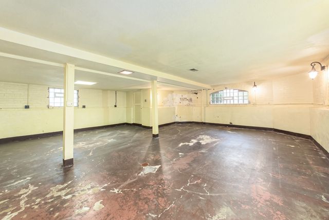 6716 N Octavia Avenue, Chicago, IL 60631