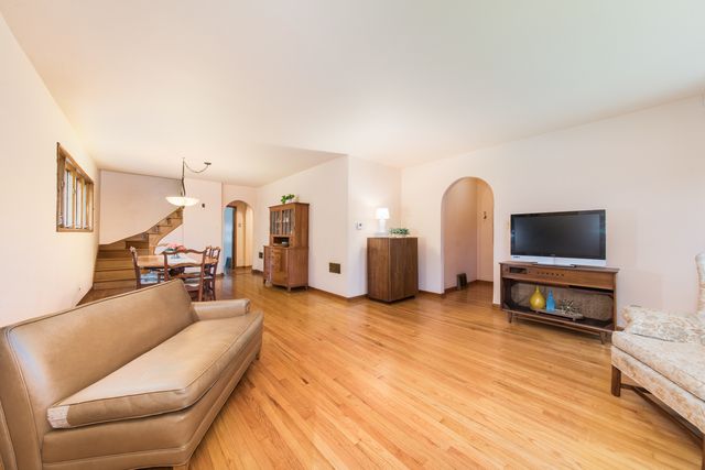 6716 N Octavia Avenue, Chicago, IL 60631