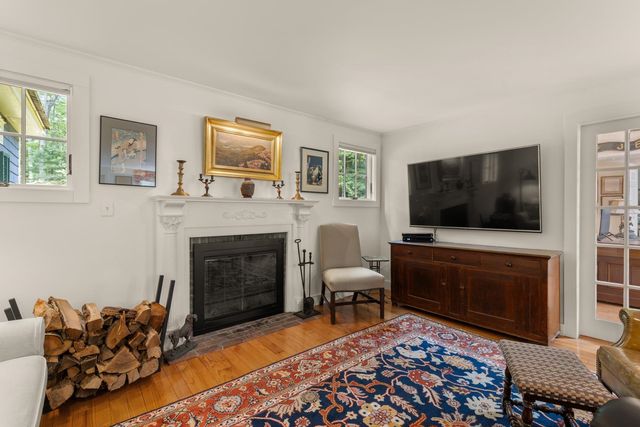 4 Elm Hill Road, Peterborough, NH 03458