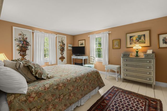 4 Elm Hill Road, Peterborough, NH 03458