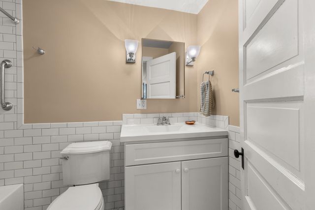 4 Elm Hill Road, Peterborough, NH 03458