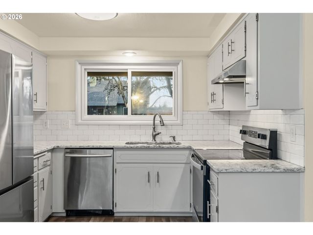 446 KODIAK St, Eugene, OR 97401