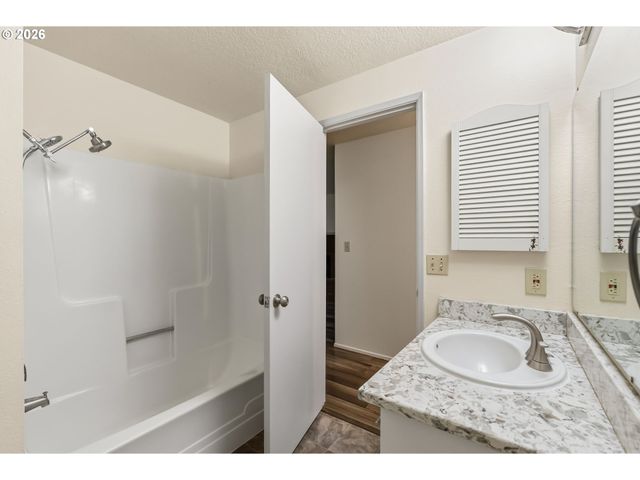 446 KODIAK St, Eugene, OR 97401