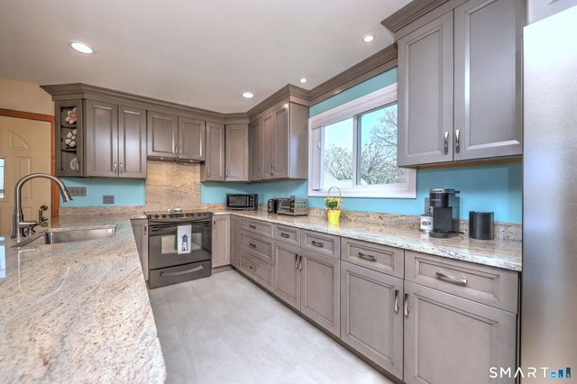 19 Sand Street, Milford, CT 06460