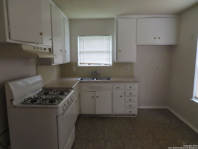 4306 REDSTONE DR, San Antonio, TX 78219