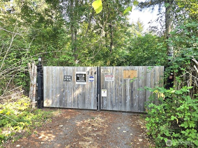 714 Tipsoo Loop S, Rainier, WA 98576
