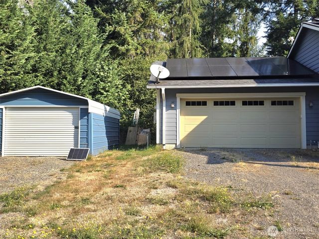 714 Tipsoo Loop S, Rainier, WA 98576