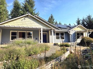 714 Tipsoo Loop S, Rainier, WA 98576