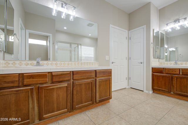 15694 W MACKENZIE Drive, Goodyear, AZ 85395