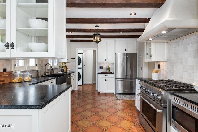 2391 Catherine Road, Altadena, CA 91001