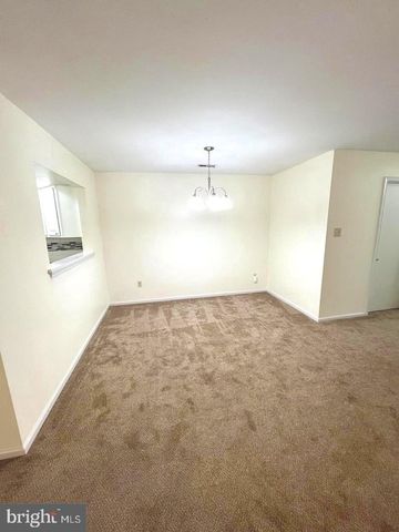 92 CATHERINE CT, Levittown, PA 19057