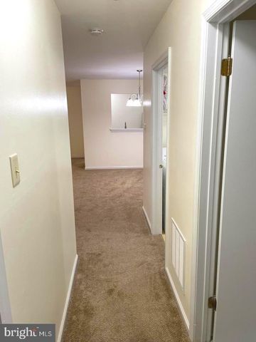 92 CATHERINE CT, Levittown, PA 19057