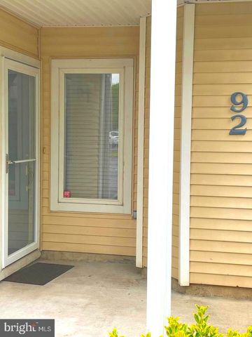 92 CATHERINE CT, Levittown, PA 19057