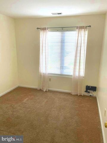 92 CATHERINE CT, Levittown, PA 19057