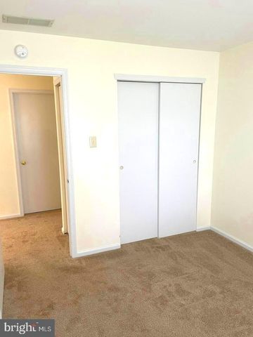 92 CATHERINE CT, Levittown, PA 19057