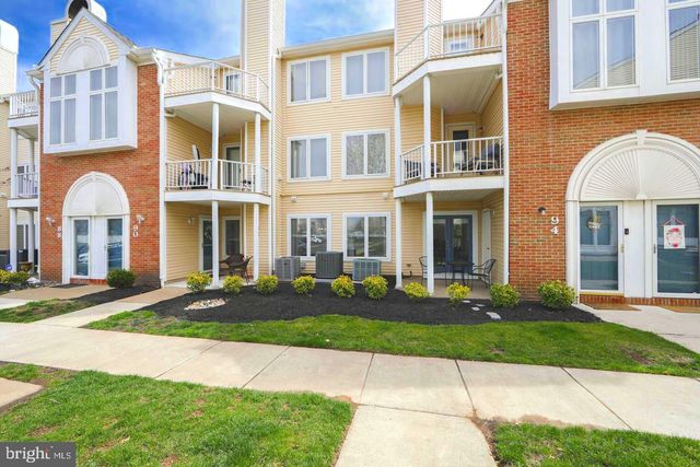 92 CATHERINE CT, Levittown, PA 19057