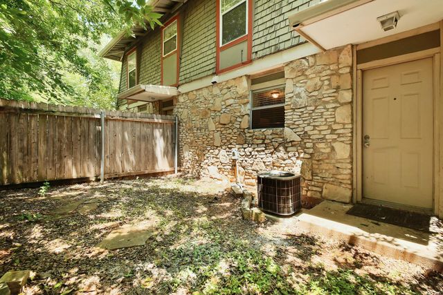 1704 E.M. Franklin Ave Unit B, Austin, TX 78721