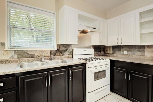 1704 E.M. Franklin Ave Unit B, Austin, TX 78721