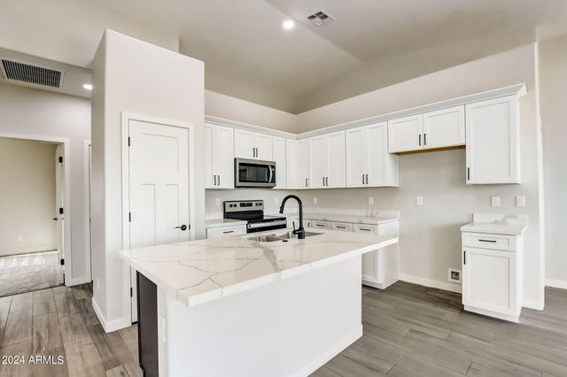 8411 W ALTOS Drive, Arizona City, AZ 85123