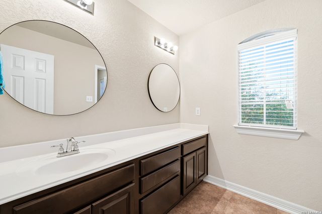13726 Palatine Hl, San Antonio, TX 78253
