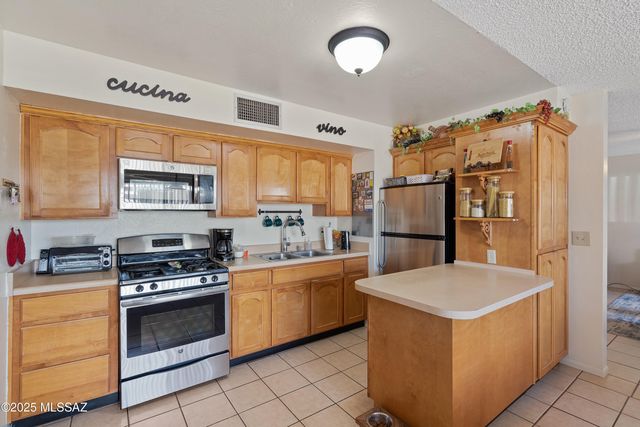 522 E Calle Nacozari, Nogales, AZ 85621